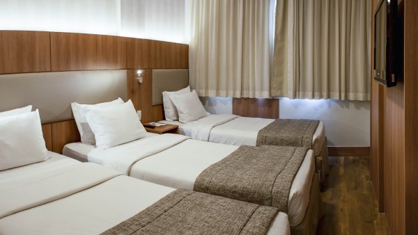 habitacion-standard-triple-hotel-astoria-copacabana-98949.jpg