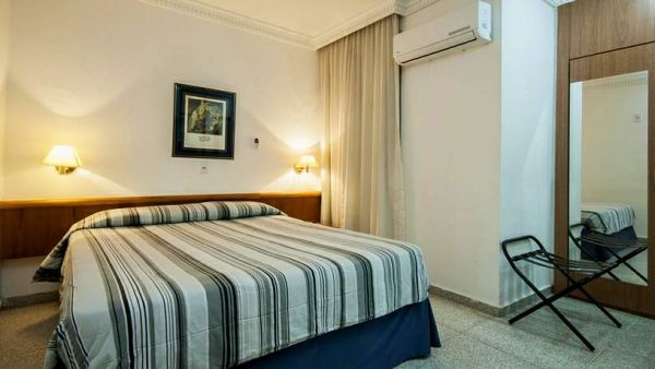 hotel-bandeirantes-habitacion-standard-173474840.jpg