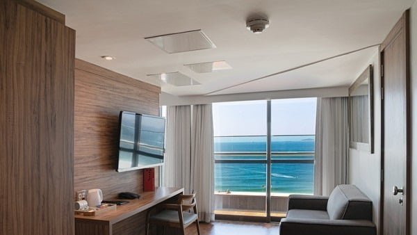 habitacion-p1-suite-incredible-sea-front-view-arena-leme-76633.jpg