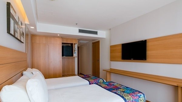 habitacion-p1-deluxe-twin-oceanfront-view-arena-copacabana-hotel-44574.jpg