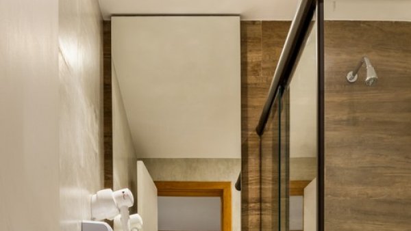 habitacion-p1-standard-with-internal-balcony-bravo-pousada-design-63075.jpg