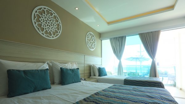 habitacion-p1-luxury-front-sea-ground-floor-paradiso-pero-praia-hotel-81145.jpeg