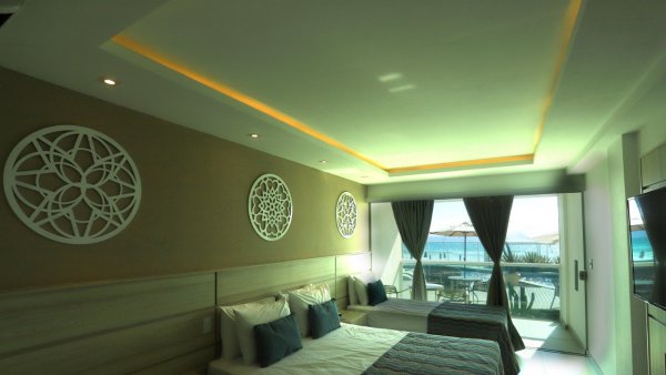 habitacion-p1-luxury-front-sea-ground-floor-paradiso-pero-praia-hotel-97781.jpeg
