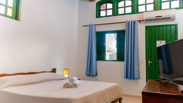 habitacion-p1-double-room-with-private-bathroom-hostel-villas-boas-79856.jpg