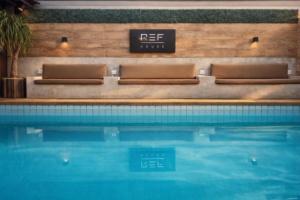Pousada REF House