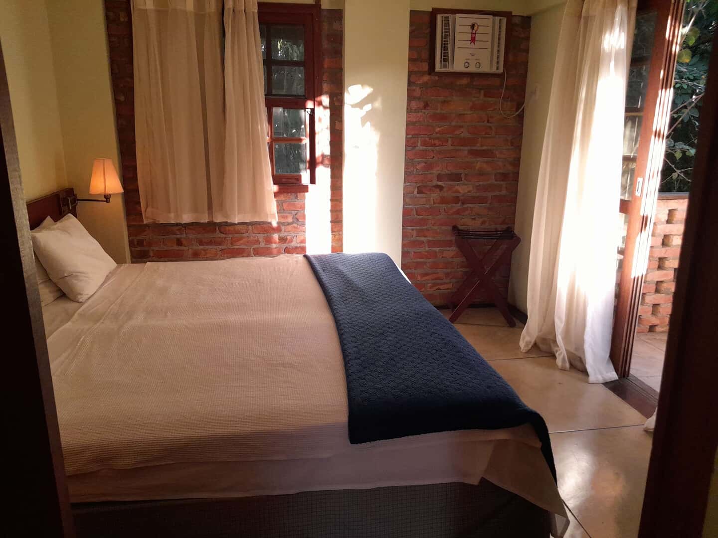 Habitación estándar con cama doble o dos camas individuales y vistas al jardín