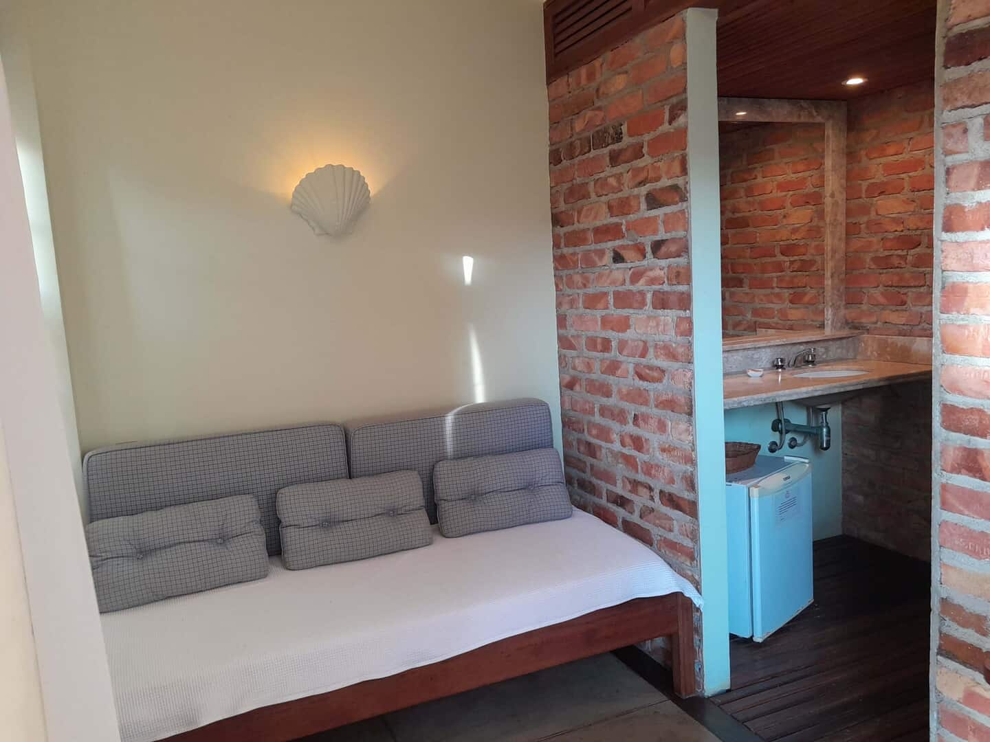 Habitación estándar con cama doble o dos camas individuales y vistas al jardín