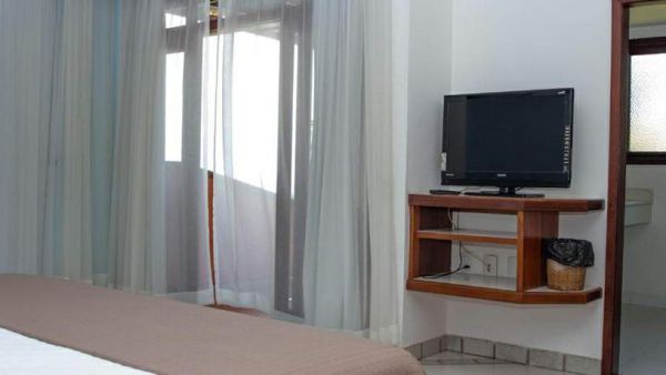 habitacion-suite-master-hotel-colonna-galapagos-buzios-02.jpg