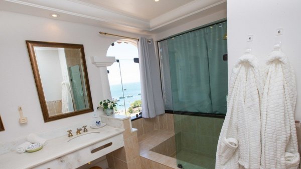habitacion-p1-master-suite-with-panoramic-sea-vita-casagrande-hotel-boutique-18042.jpg